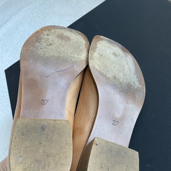 This is a European brand size 37 . - Picture 5 of 7